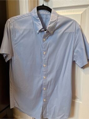 Abercrombie & Fitch Light Blue Short Sleeve Button-Down Shirt
